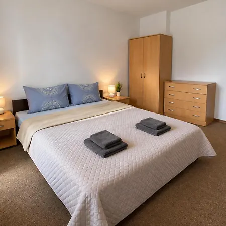 Mountain View Apartment 5 Min Walk To Gondola Apartamento